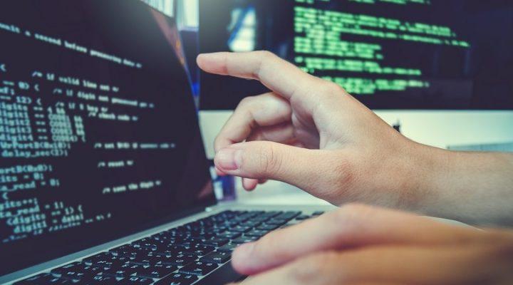 risks of outsourcing software development